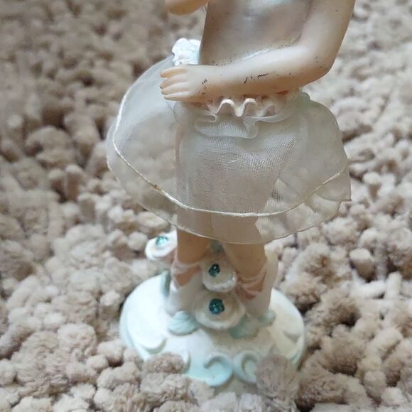Ballerina Girl Figurine With Tutu Dark Hair Flower Accents 7 inches tall - Picture 3 of 8